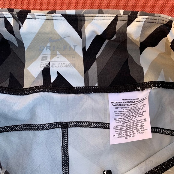 Nike Dri-Fit Capris - Picture 7 of 7